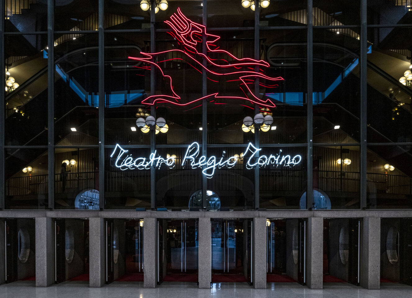 La Galleria Tamagno del Teatro Regio con la nuova installazione luminosa L1130545 b