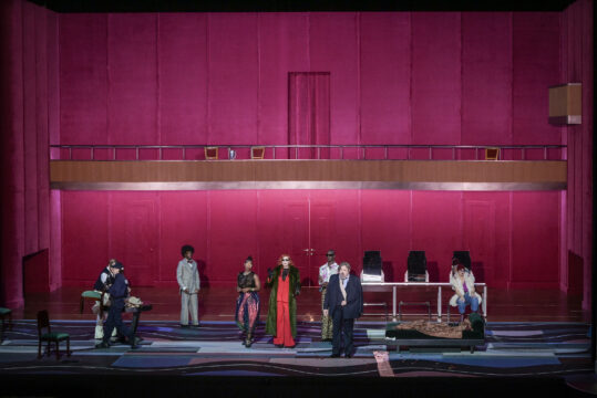 LE CHEVALIER A LA ROSE - 
DER ROSENKAVALIER - 
Compositeur : Richard STRAUSS - 
Livret : Hugo von HOFMANNSTHAL - 
Direction musicale : Henrik NANASI - 
Mise en scene : Krysztof WARLIKOWSKI - 
Choregraphie : Claude BARDOUIL - 
Scenographie et costumes : Malgorzata SZCZESNIAK - 
Lumieres : Felice ROSS - 
Video : Kamil POLAK - 
Avec : 
Veronique GENS (La Marechale) - 
Niamh O SULLIVAN (Octavian) - 
Peter ROSE (Le Baron Ochs von Lerchenau) - 
Le 19 05 2025 - 
Au Theatre des Champs Elysees - 
Photo : Vincent PONTET