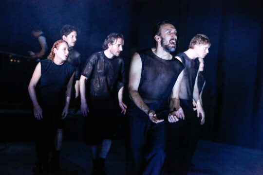 Agamemnon_-_Myriam_schroeder__Moritz_Treuenfels__Max_Rothbart__Thomas_Lettow__Niklas_Mitteregger_-_Foto_birgit_Hupfeld_-_Presse1085