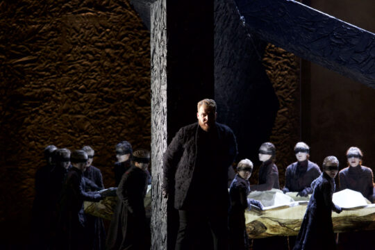 gptheater-tosca-christophkleinkinderchorcopychristianpogozach