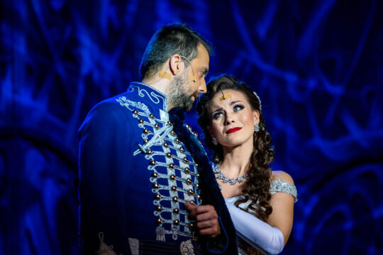 land-des-laechelns-operette-operettensommer-deutsches-theater-muenchen-showbild-7
