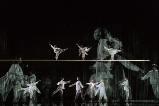 Satyagraha-Opera-de-Nice-photo-Julien-Perrin-11-1-scaled