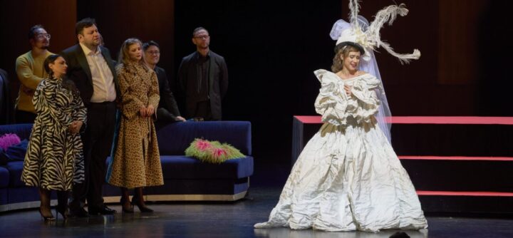 20251116_Aschenputtel_c-Michael-Bode-9-1294x600