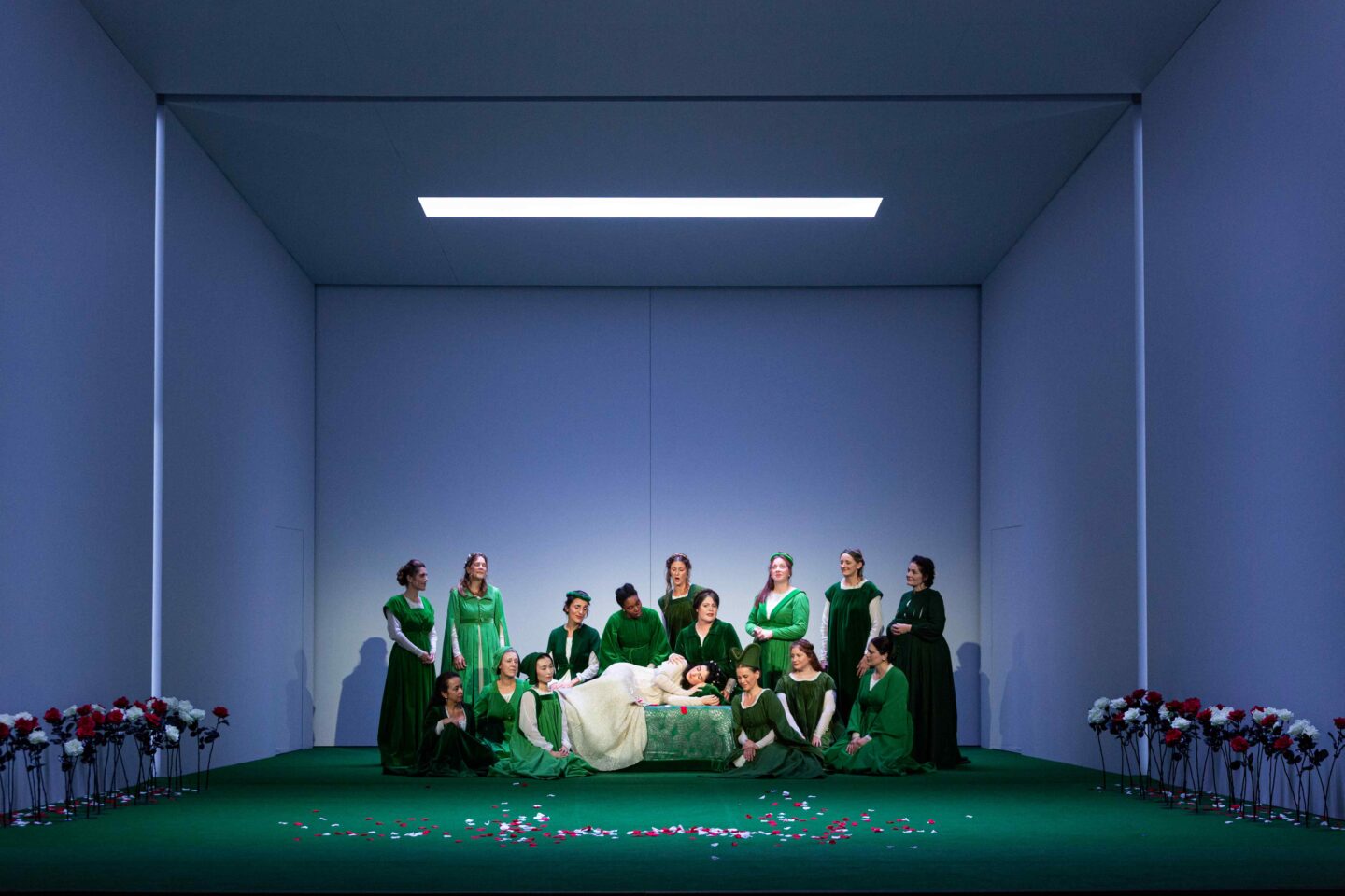 IOLANTA / OPÉRA NATIONAL DE BORDEAUX / STÉPHANE BRAUNSCHWEIG / PIERRE DUMOUSSAUD 1 2025111O Iolanta Generale c EricBouloumie 8320