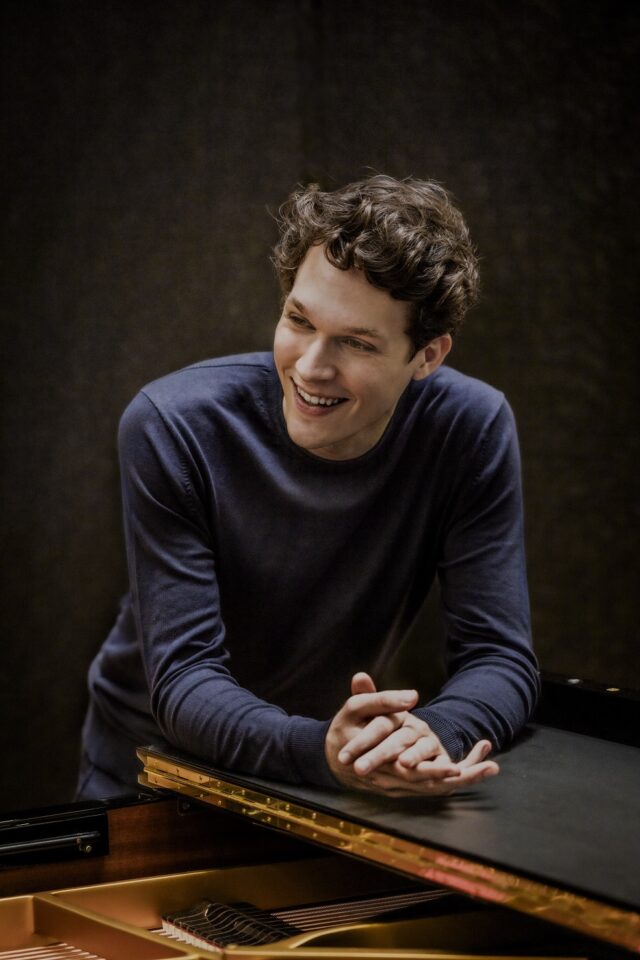 FESTSPIELHAUS BADEN-BADEN - Programme de décembre 1 20251207 Festspielhaus Sonntagsmatinee Lukas Sternath c Thomas Rabsch