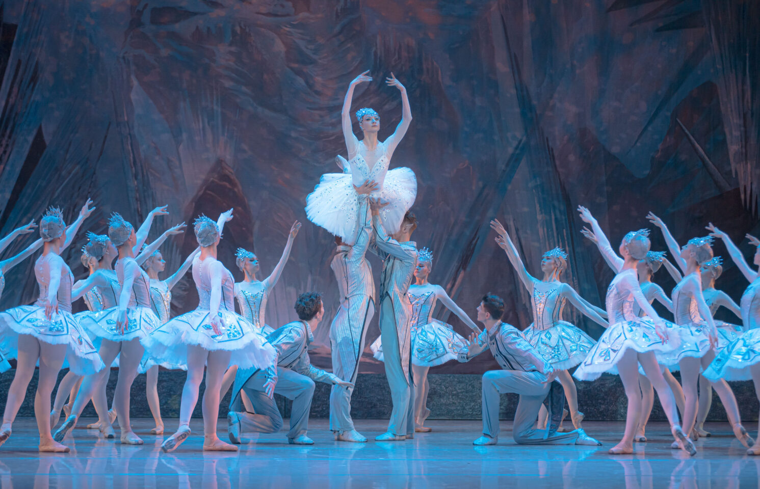 FESTSPIELHAUS BADEN-BADEN - Programme de décembre 2 20251212 Festspielhaus Ballett der Urkaine SQ Iryna Borysova c Ksenia Orlova