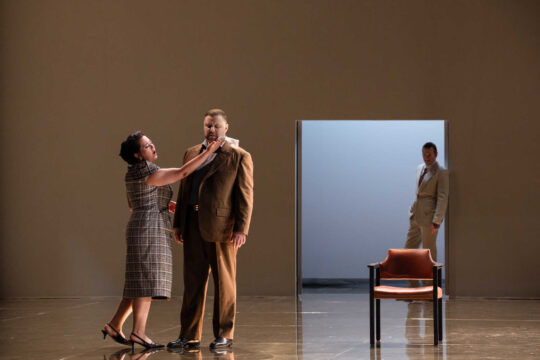 Othello
’25’26 season
Opera
Otello
Opera
Otello
Giuseppe Verdi
Opera in four acts.
Libretto by Arrigo Boito, after Shakespeare’s play Othello.
Premiered on February 5, 1887 at the Teatro alla Scala in Milan.
Nouvelle production.
Coproduction avec l’Opéra national de Lorraine et les Théâtres de la Ville de Luxembourg.
Infos
Places
Mulhouse
La Filature
Strasbourg
Opéra
Dates
Oct 29Nov 18, 2025
Prices
6 - 103 €
Duration
2h45
Age limit
From 12 years
Informations
Entracte compris
Pour les représentations à Strasbourg, il est possible de revendre ou racheter des billets sur PasseTonBillet.
Avertissements
La première scène comporte un effet stroboscopique pouvant affecter les personnes photosensibles.
Présence d’un bruit fort (coup de feu) à la fin du spectacle.
Prologue
Une heure avant chaque représentation, un dramaturge vous propose une courte introduction de 30 minutes.
Cast