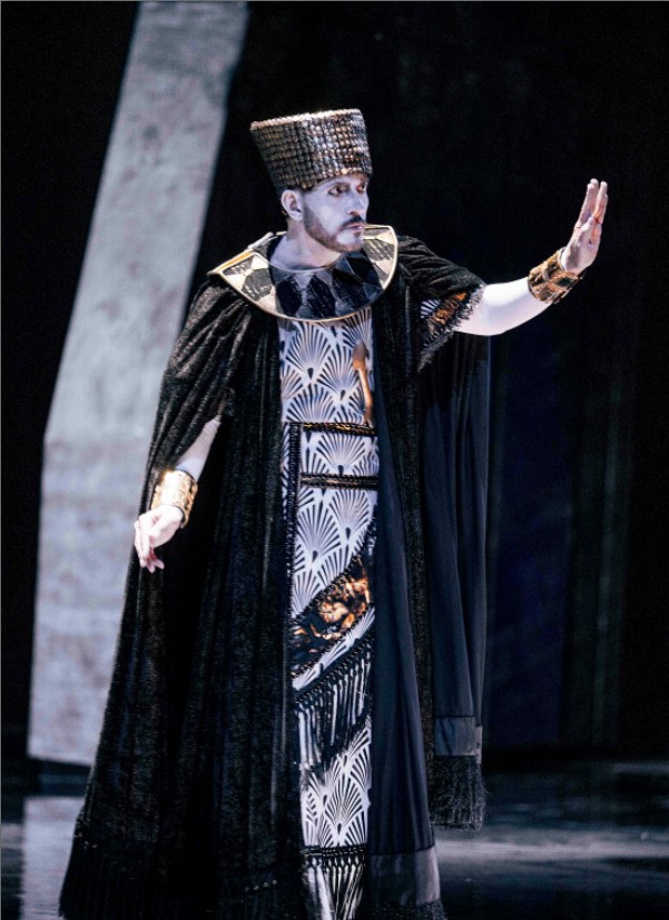 Aida au Grimaldi Forum de Monaco : un péplum inspiré du cinéma de Cecil B. DeMille et deux stars de l’art lyrique au sommet de leur art. 9 ©OMC Marco Borrelli