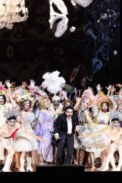 159-Die_Fledermaus_2025.12.31__c__Geoffroy_Schied-2870