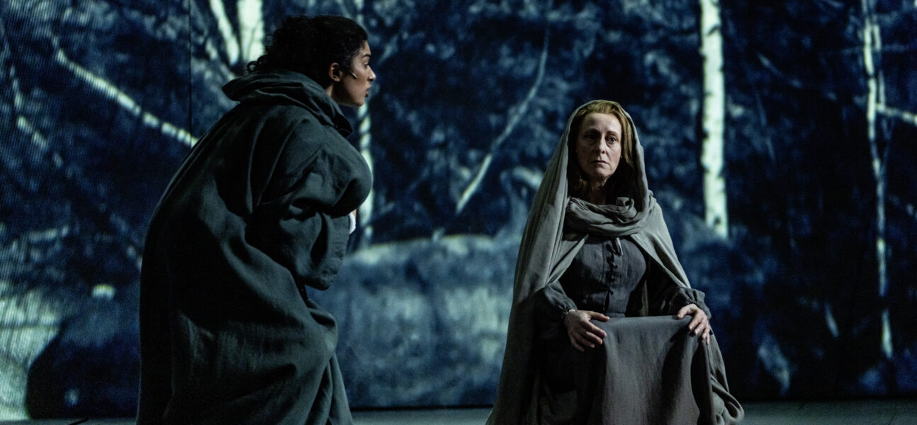 L'annonce faite à Marie au Châtelet 3 4. Mara Vercors Sophia Burgos et Violaine Vercors Raphaele Kennedy © Thomas Amouroux Theatre du Chatelet 1294x600 1