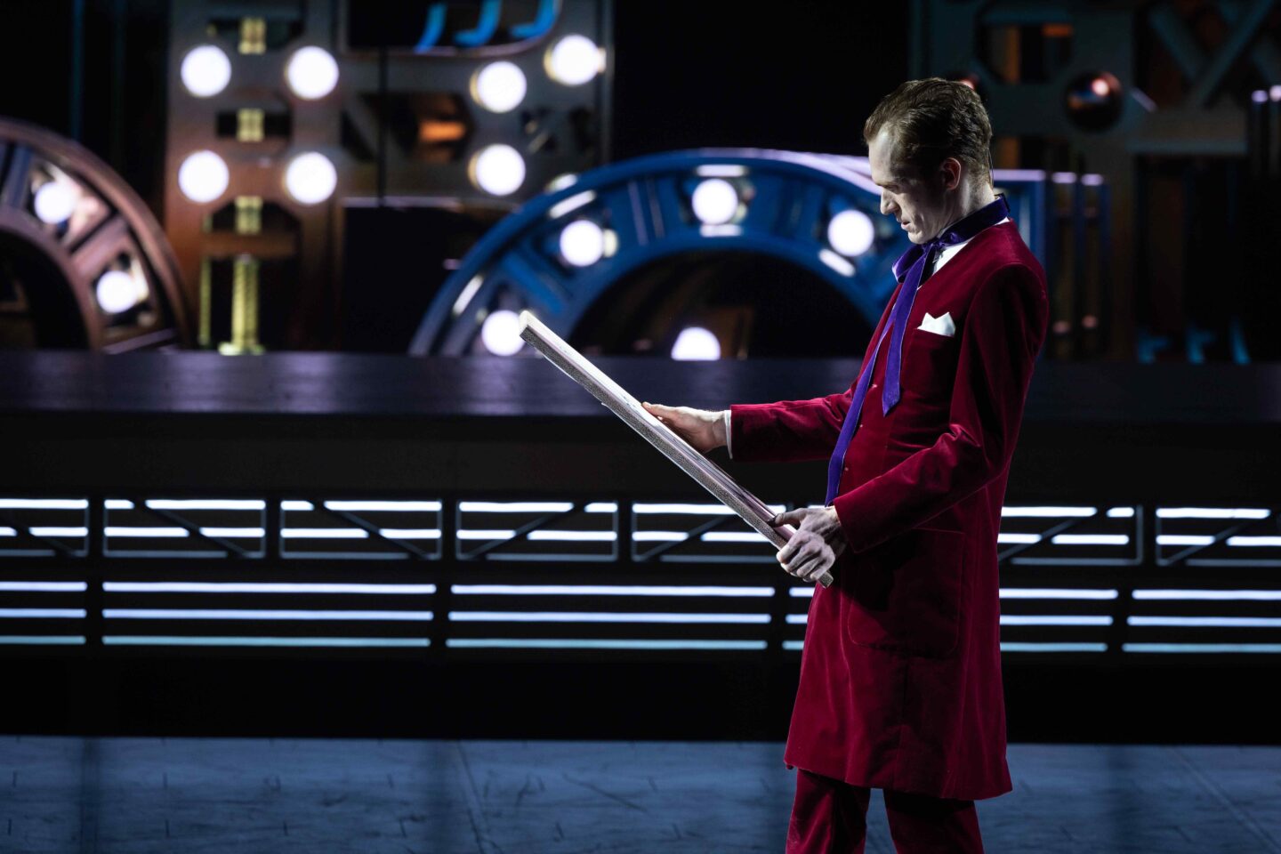 Au Lido de Paris : Les Demoiselles de Rochefort s’invitent avec succès sur la scène mythique des Champs-Élysées 2 MHB 6082