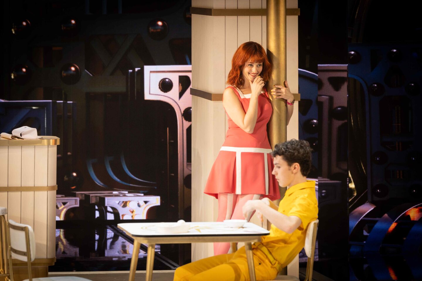 Au Lido de Paris : Les Demoiselles de Rochefort s’invitent avec succès sur la scène mythique des Champs-Élysées 10 MHB 6511