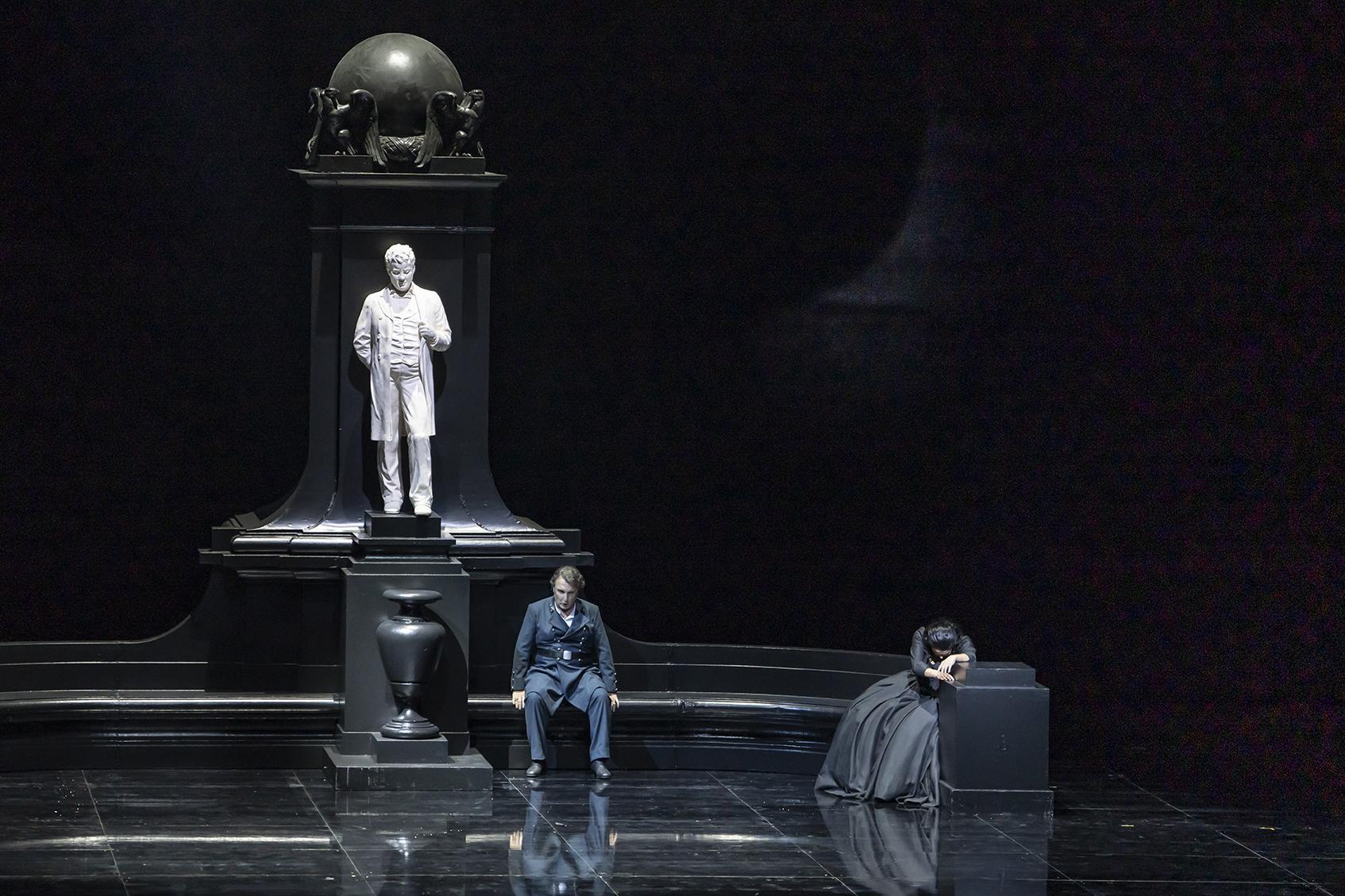 Opéra national de Paris Bastille – UN BALLO IN MASCHERA de Giuseppe VERDI : Quand Angela Meade succède avec honneur à Anna Netrebko 1 29612 Un bal masque 25 26 Franck Ferville OnP 27