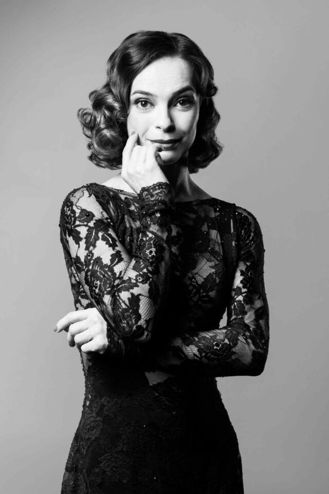 Elle est Roxie Hart dans la comédie musicale "Chicago" au Casino de Paris : Rencontre avec Vanessa Cailhol 1 Vanessa Chicago 1 1