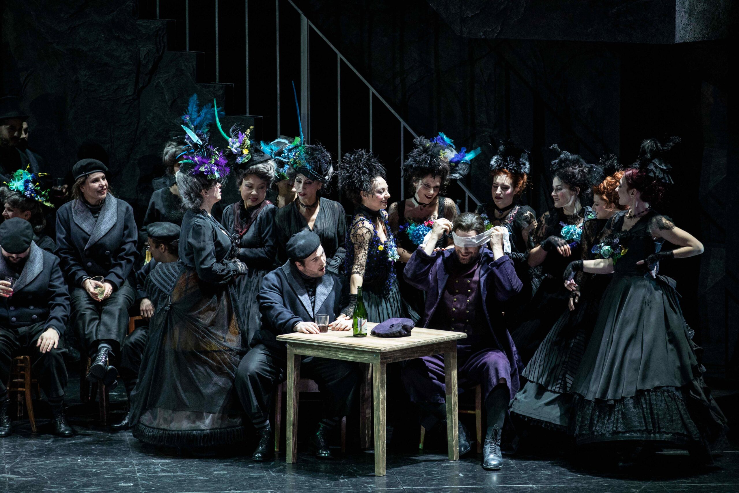 OPÉRA de LYON / MANON LESCAUT de Giacomo PUCCINI : un contexte général aussi maussade qu'incertain 6 Acte I ManonLescaut┬®JeanLouisFernandez 002 scaled