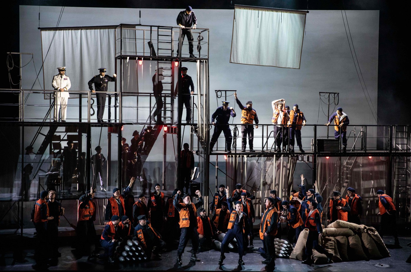 OPÉRA de LYON : BILLY BUDD de Benjamin BRITTEN : première lyonnaise optimale musicalement, frisant presque la perfection visuelle 2 BillyBud1PG┬®JeanLouisFernandez 169