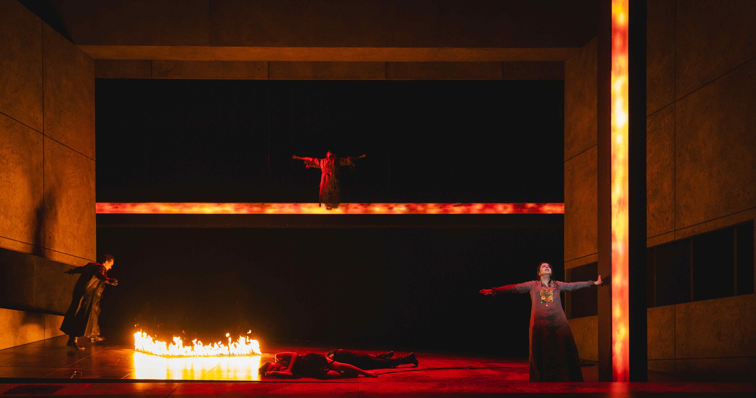 Il Trovatore de Verdi à l’Opéra de Monte-Carlo : reprise de la production de 2017 - Verdi au sommet de sa maturité dramatique : passions exacerbées et fulgurance mélodique 3 Il trovatore ©Marco Borrelli OMC 18 scaled