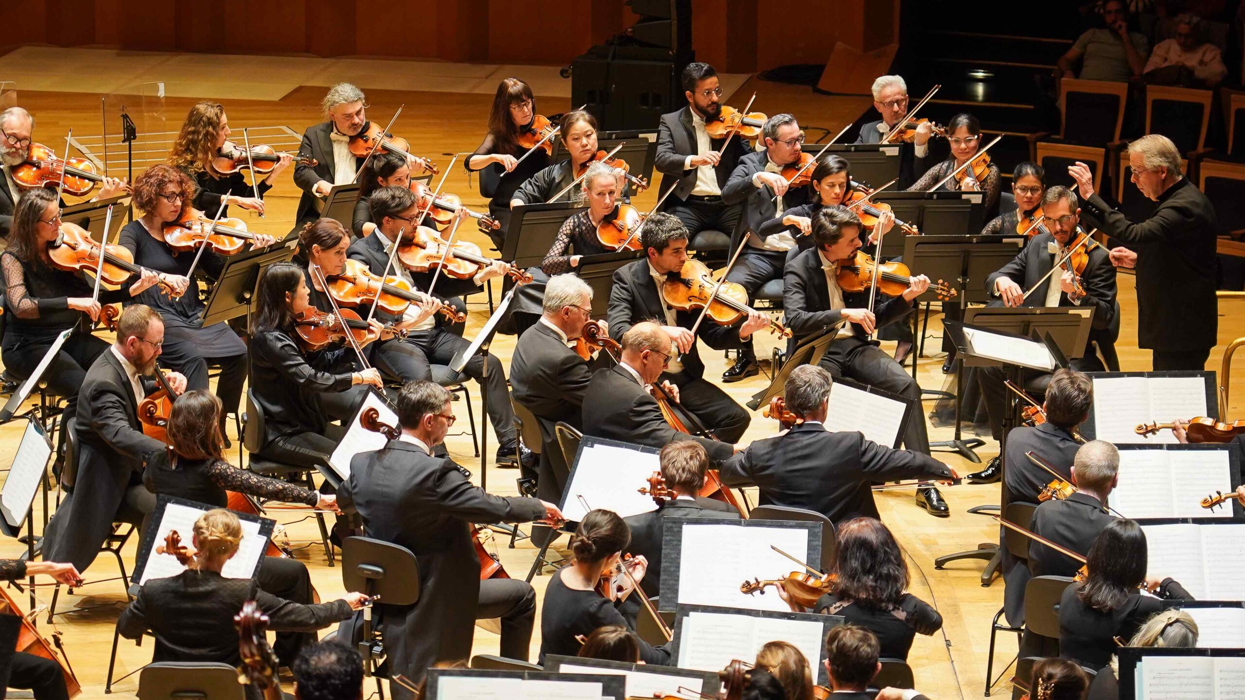 AUDITORIUM MAURICE RAVEL – ORCHESTRE NATIONAL DE LYON : STRAUSS / BRUCKNER : soirée inégale mais bien conclue 3 DSC01145 scaled