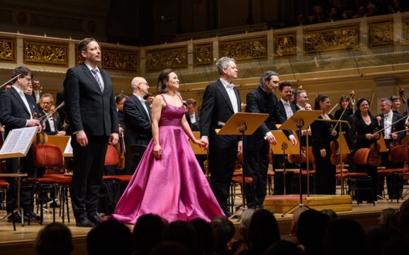 Johannes Brahms
Konzert für Klavier und Orchester Nr. 2 B-Dur op. 83
Richard Wagner
„Die Walküre“ WWV 86 b – 1. Akt, Konzertante Aufführung
Vladimir Jurowski
Dirigent
Sir Stephen Hough
Klavier
Irene Roberts
Sopran
Joachim Bäckström
Tenor
Mika Kares
Bass
Rundfunk-Sinfonieorchester Berlin