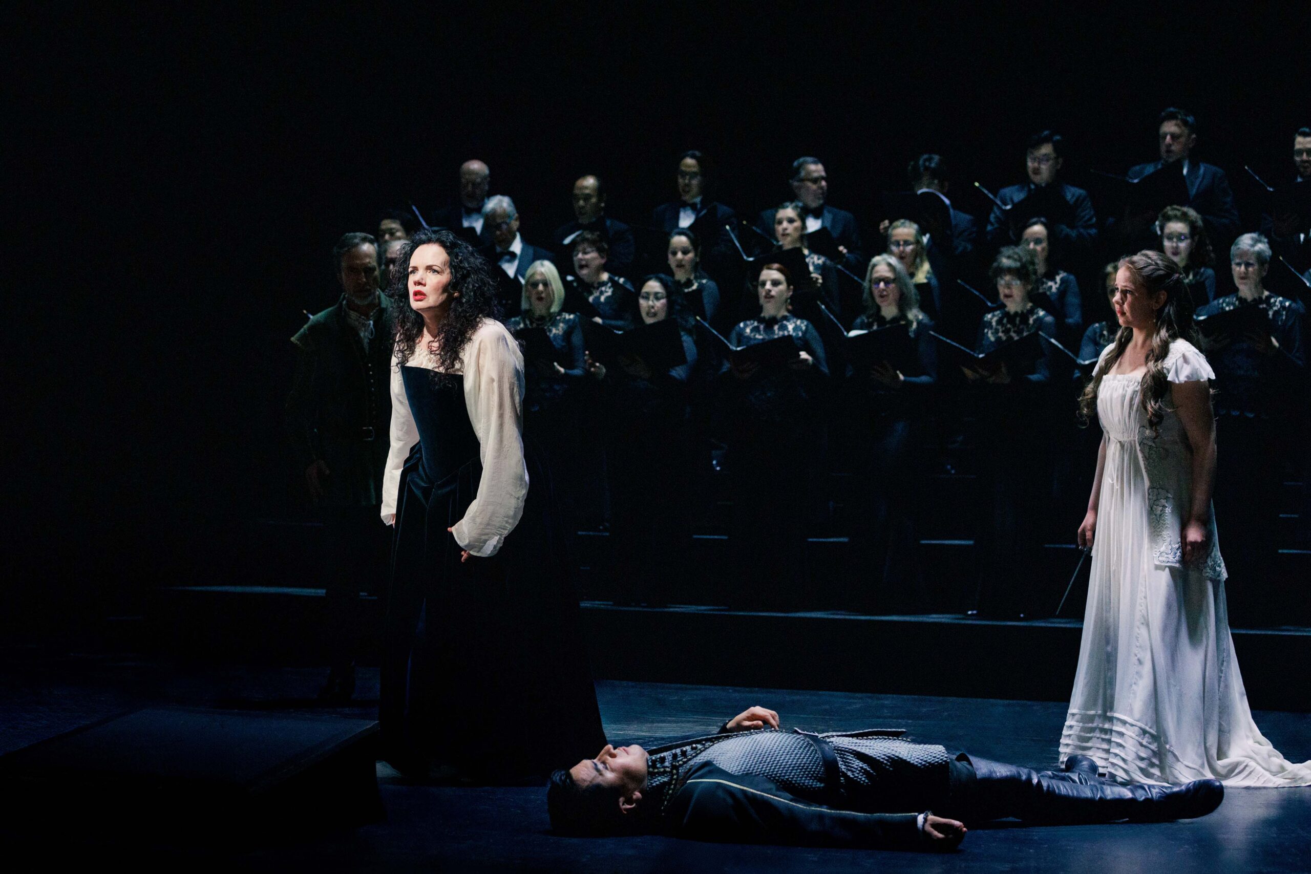 BADISCHE STAATSTHEATER KARLSRUHE : « LA STRANIERA » , opéra oublié et rarement joué de Bellini… 3 la straniera hp2 1105 69c67cc0219c22.60739853 scaled