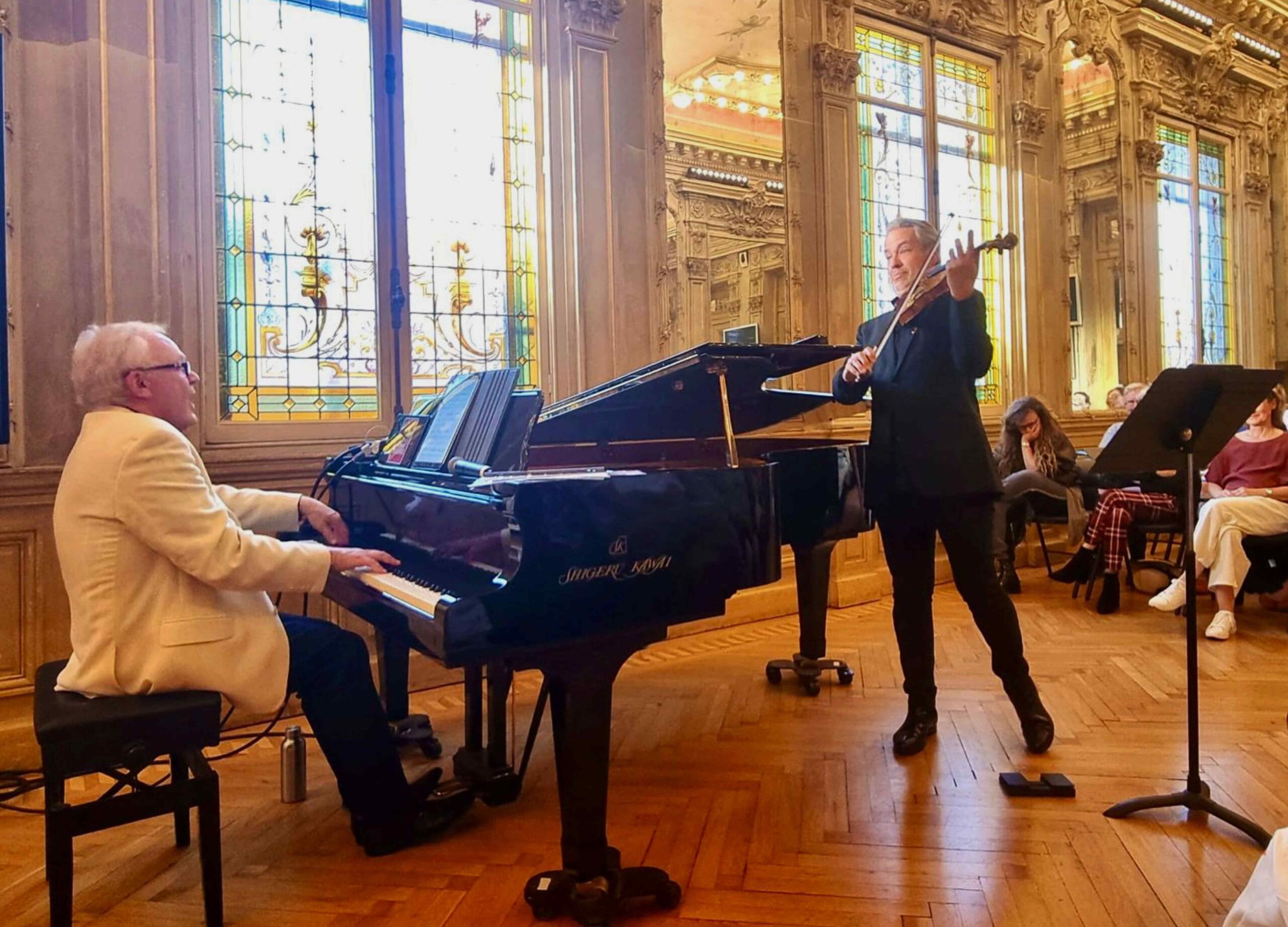 Bruno se fait des films : quand la musique de cinéma envahit avec bonheur le foyer de l’Opéra de Nice 4 BRUNO 6 1 2 scaled
