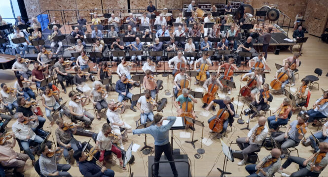 L'Orchestre de Paris au travail avec Klaus Mäkelä - (c) Pyramide Films