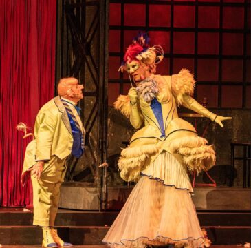Christian Hecq (Le baron de Gondremark), Yoann Gasiorowski (La baronne de Gondremark) - La Vie parisienne - Théâtre du Châtelet (c)Thomas Amouroux (27