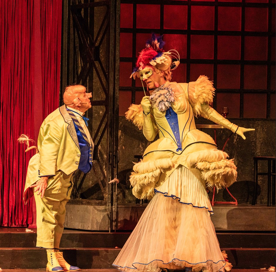 La vie parisienne – Châtelet 5 Christian Hecq Le baron de Gondremark Yoann Gasiorowski La baronne de Gondremark La Vie parisienne Theatre du Chatelet cThomas Amouroux 27