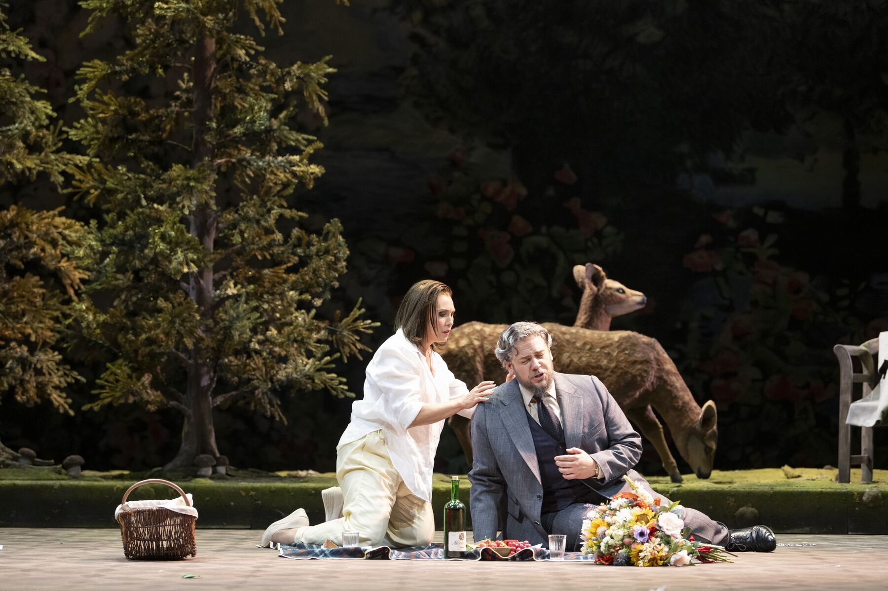 Jennifer O'Loughlin et Matteo Ivan Rašić triomphent dans la nouvelle Traviata du Gärtnerplatztheater 7 TRAVIATA 1 13