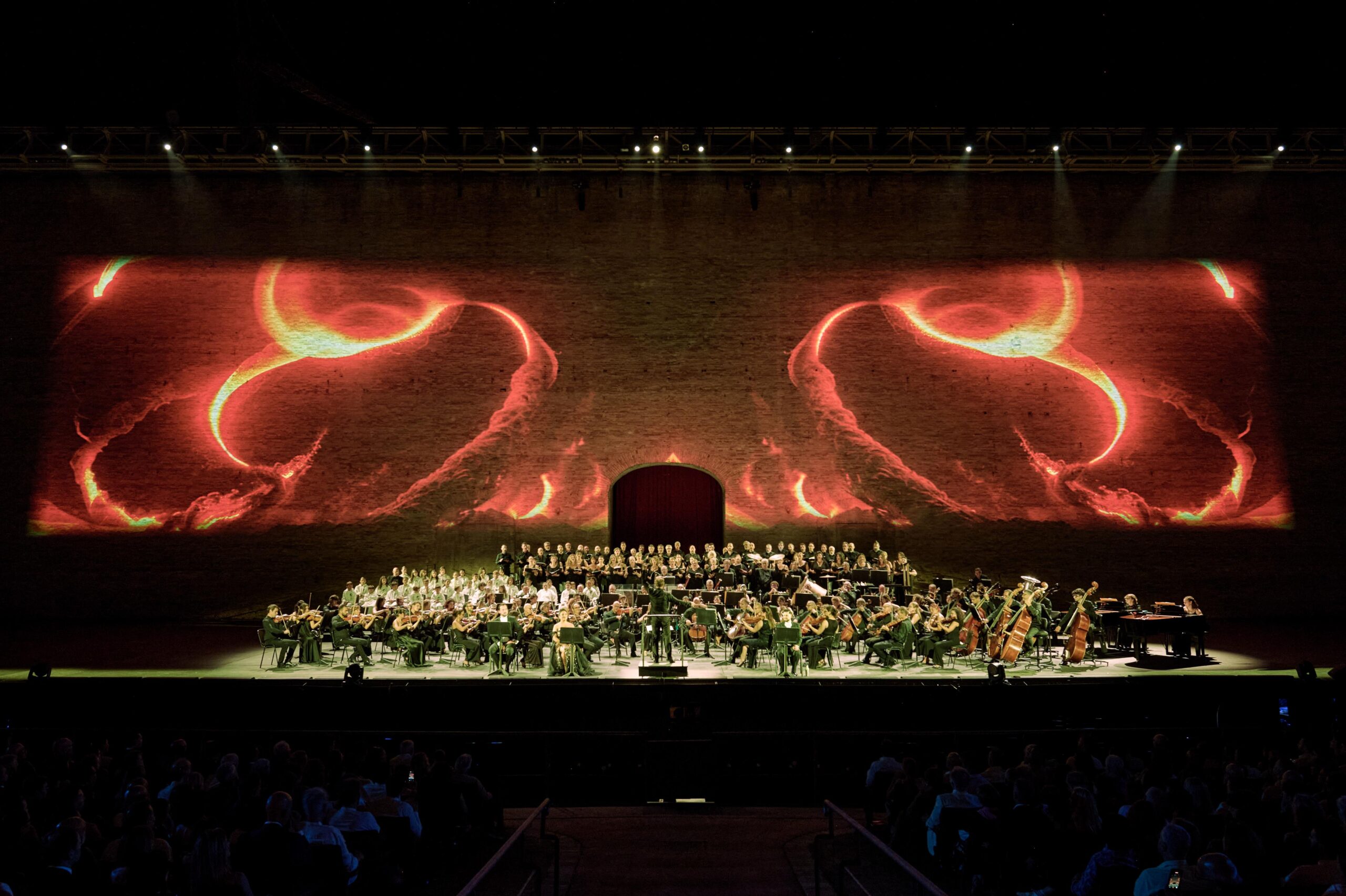 2 Carmina Burana photo credits Macerata Opera Festival scaled