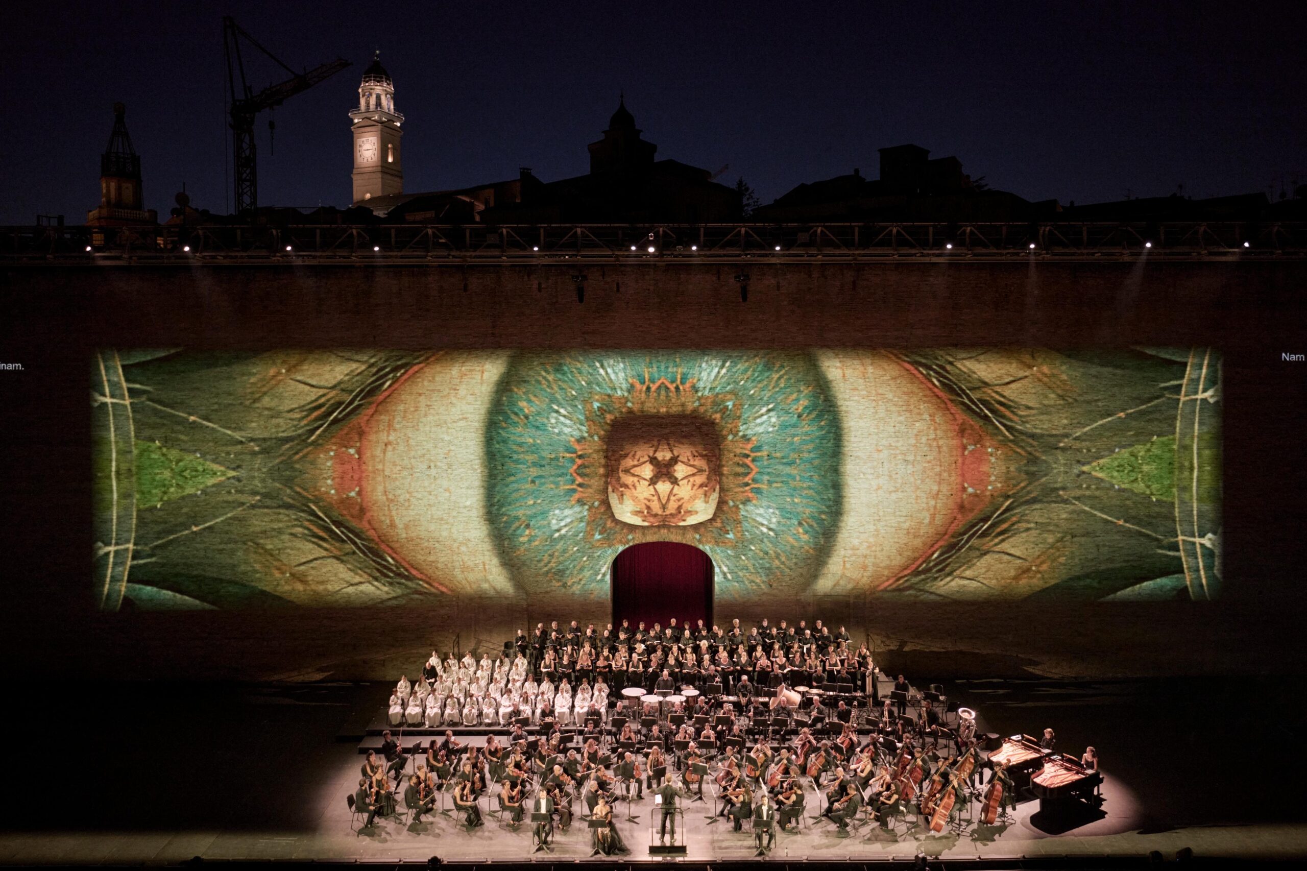 3 Carmina Burana photo credits Macerata Opera Festival scaled
