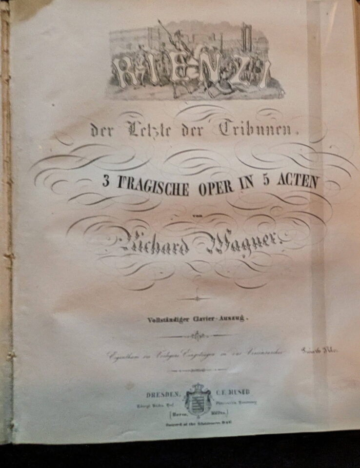 Feuilles de musique et notes manuscrites : Rienzi s'expose à Wahnfried 7 PXL 20260731 1530339383