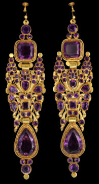 141 - Longs pendants d'oreilles arracades d'arengada pavés d'amé