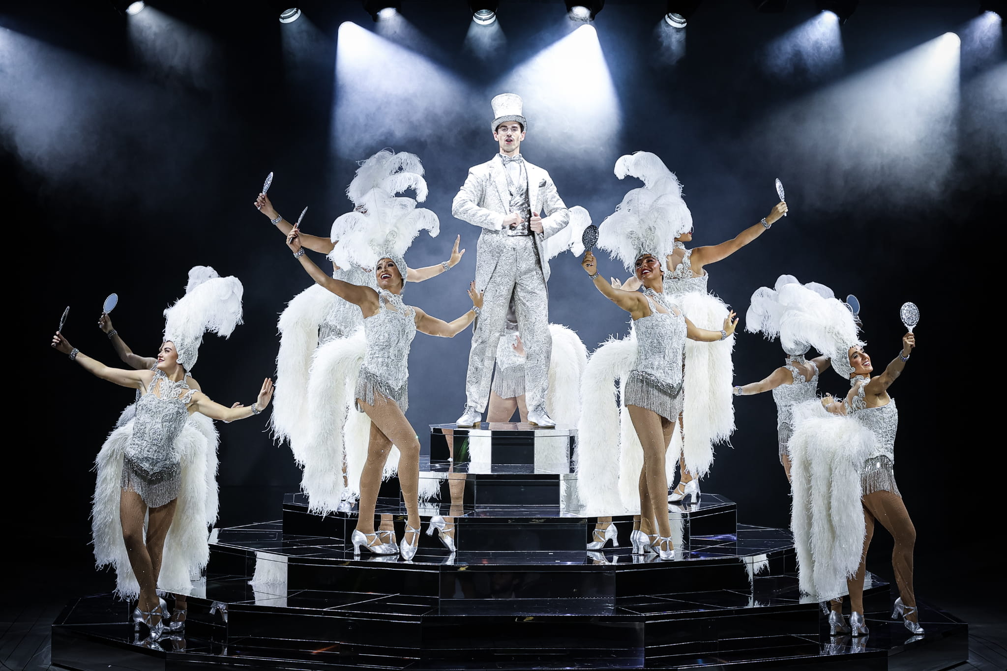 Singin’ in the Rain Théâtre du Lido, Paris – 19 septembre 2026 2 MHB 8408