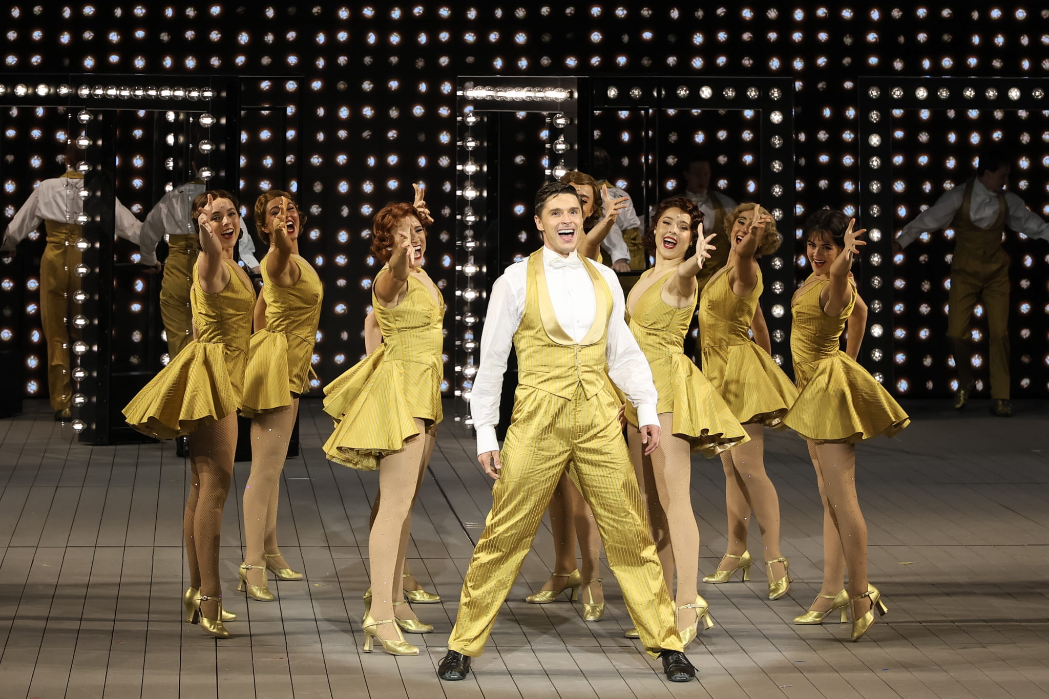 Singin’ in the Rain Théâtre du Lido, Paris – 19 septembre 2026 7 MHB 9457