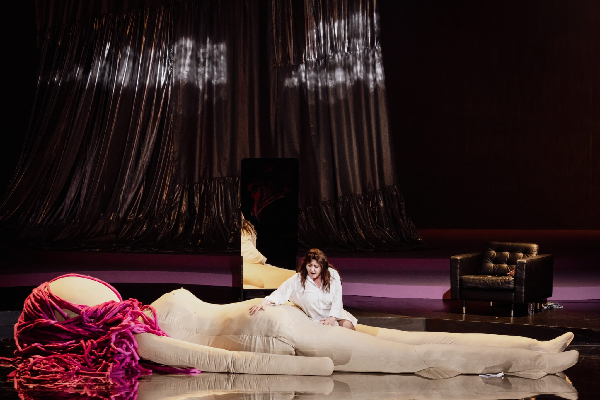 Georg Friedrich Haendel, Alcina, Opéra de Lille : Naufrage, désolation, désenchantement 1 Alcina par Ewelina Marciniak credits Simon Gosse optimized 261013110120 FileVert