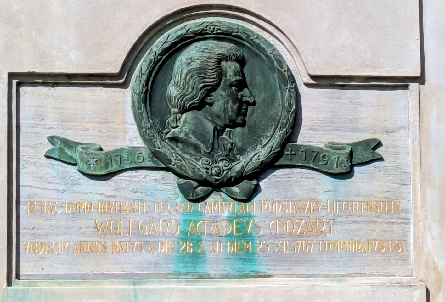 Du lit de fièvre aux strophes de sable : l’empreinte de Mozart à Olomouc 1 PXL 20260926 0956043452